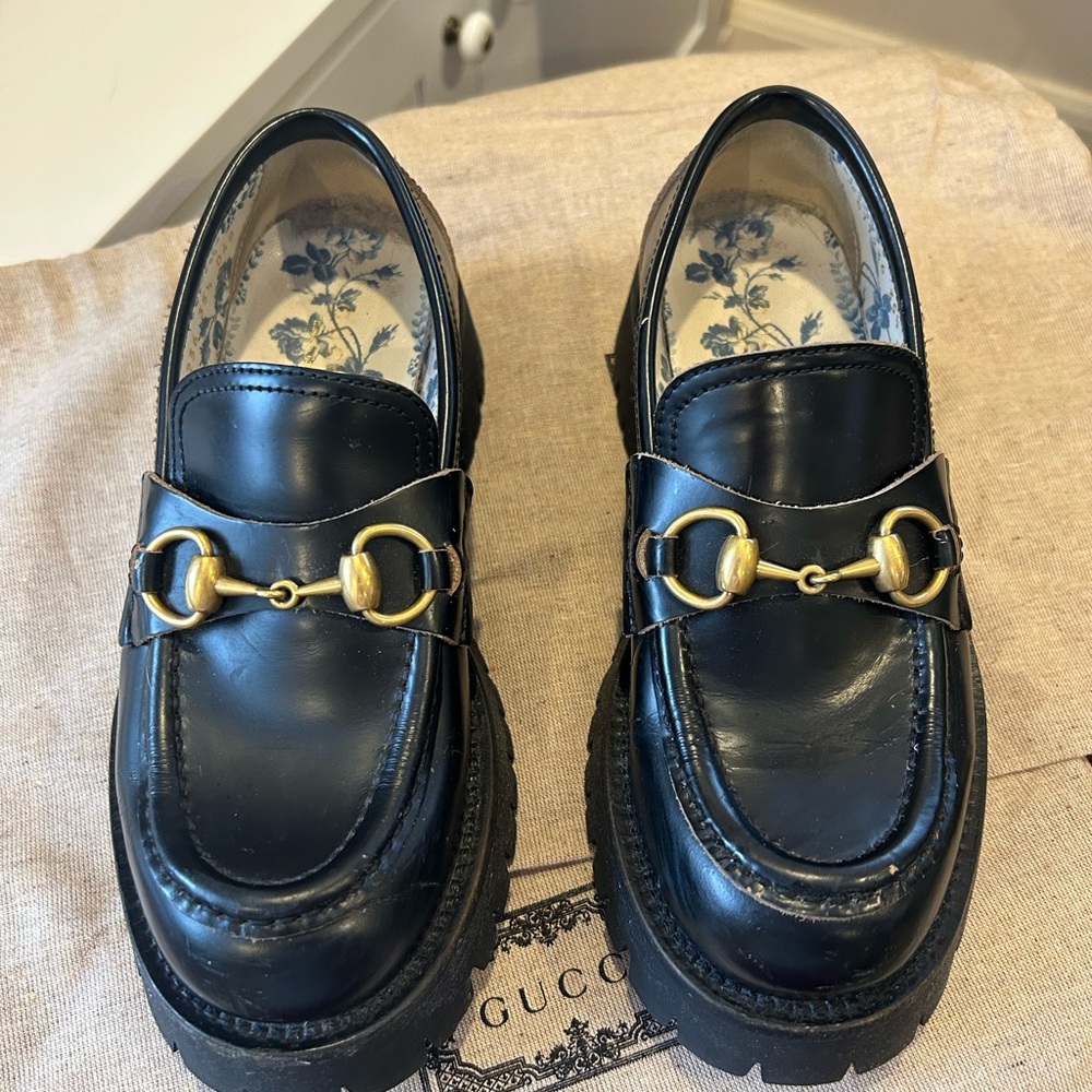 Gucci Harald Horsebit Platform Black Leather Loafers with Gold Hardware